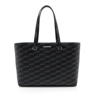 Balenciaga BB Monogram Canvas Signature E/W Medium Shopper Tote (SHF-sezzpJ)