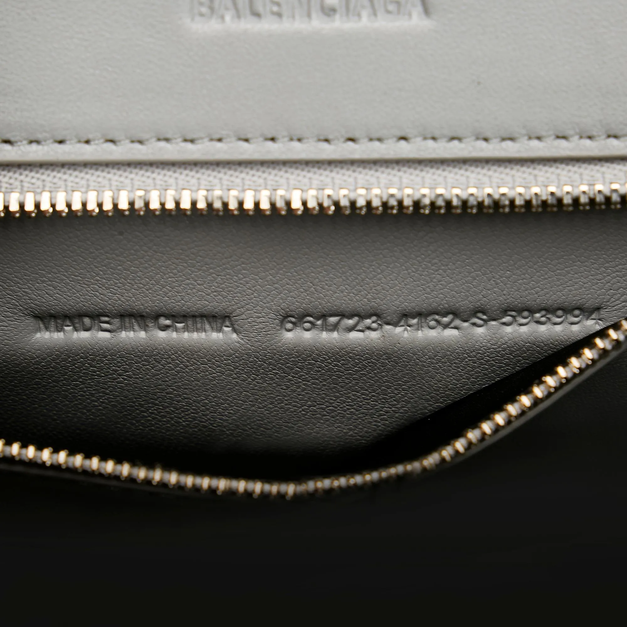 Balenciaga Sneakerhead Top Handle Bag (SHG-BP0b5b)