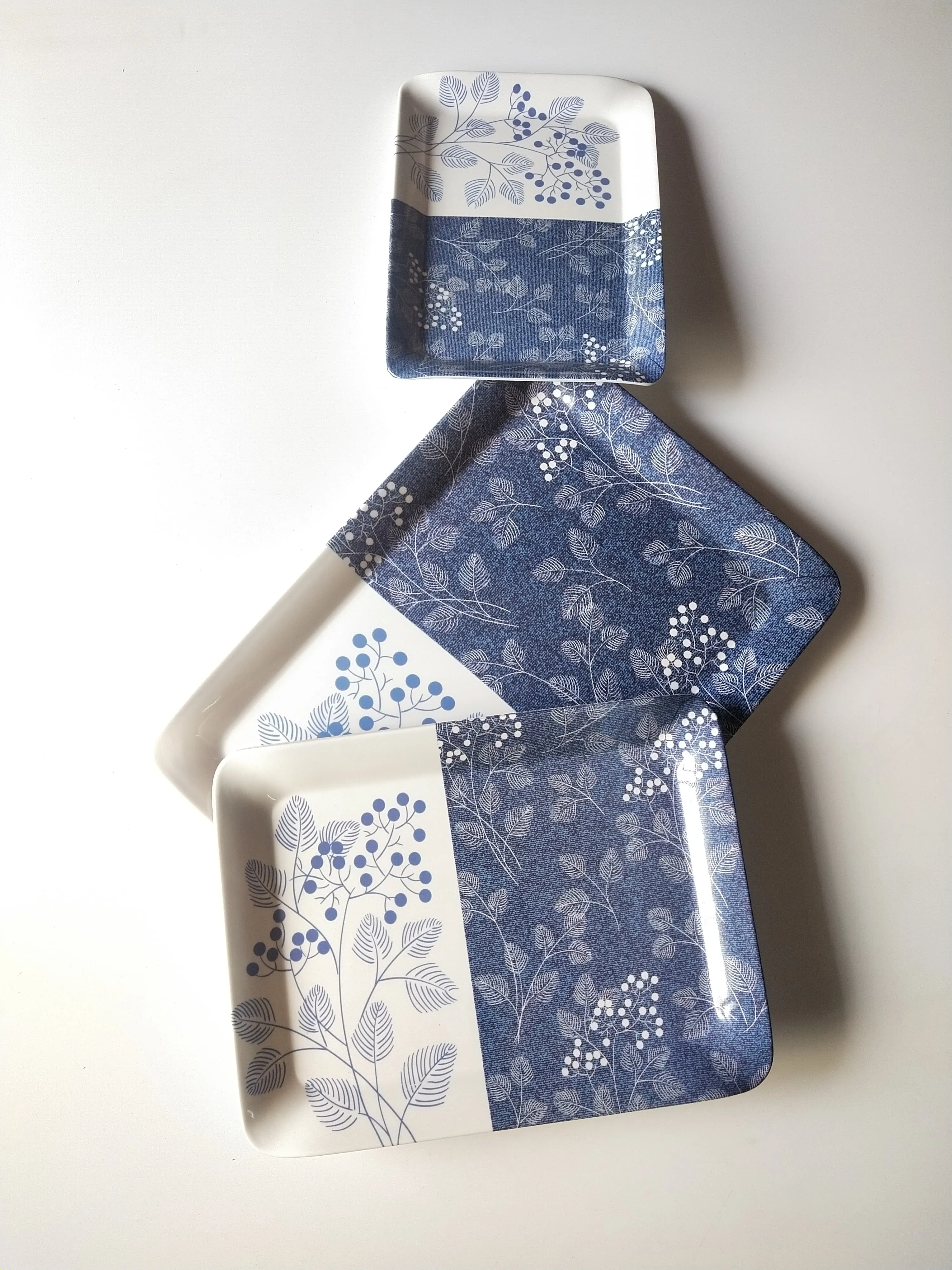 The Azure Leaf Harmony Melamine Tray Set -